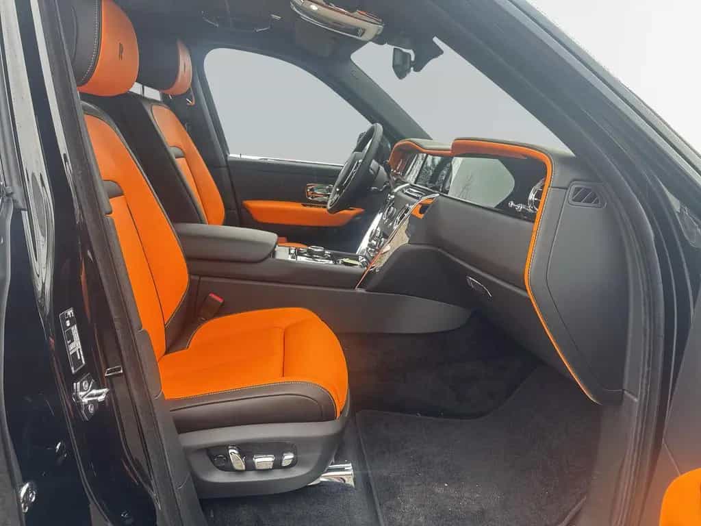 Rolls-Royce Cullinan Silver Badge 02/2026-photo-7