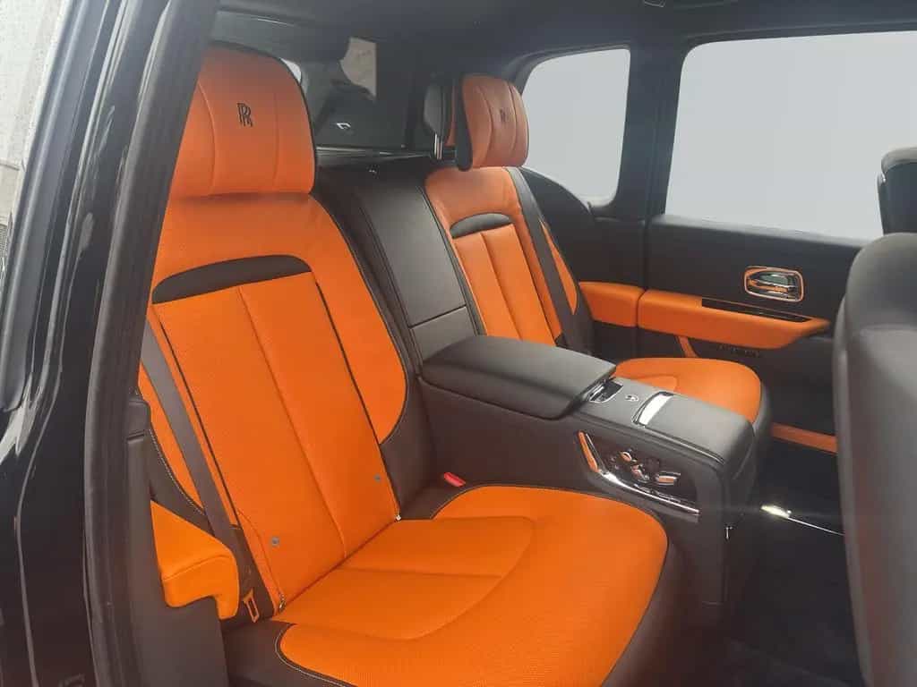 Rolls-Royce Cullinan Silver Badge 02/2026-photo-9