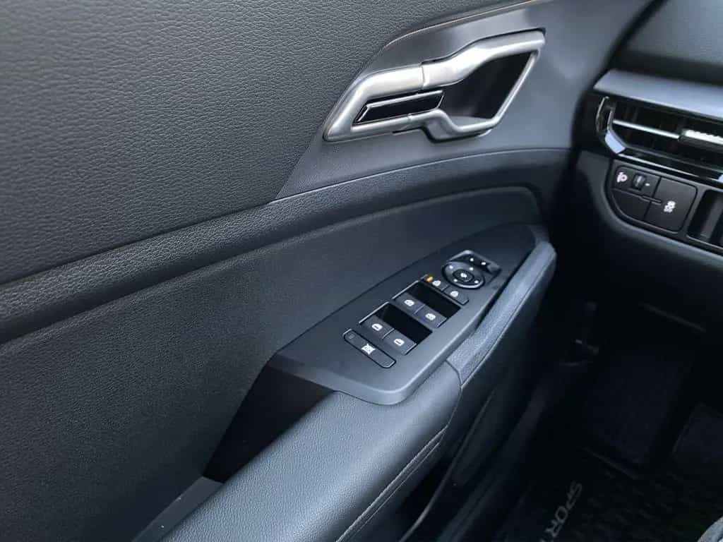 Kia Sportage Exclusive Sitzheizung v./h. /R.Kamera 12/2025-photo-11