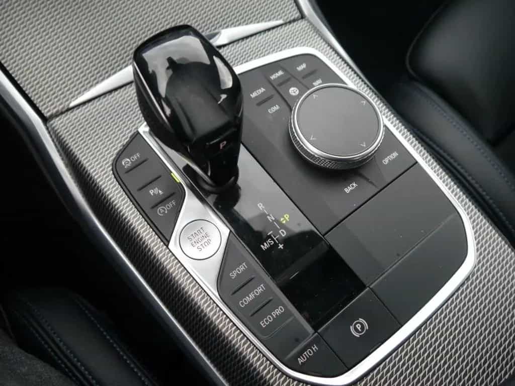 BMW 320 d xDrive Lim. M Sport A.+HUD+HIFI+LASER 04/2019-photo-16