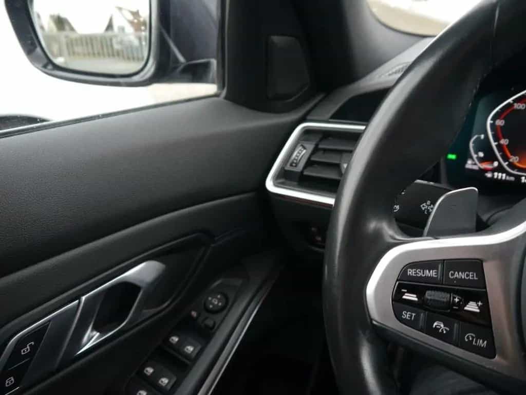 BMW 320 d xDrive Lim. M Sport A.+HUD+HIFI+LASER 04/2019-photo-17