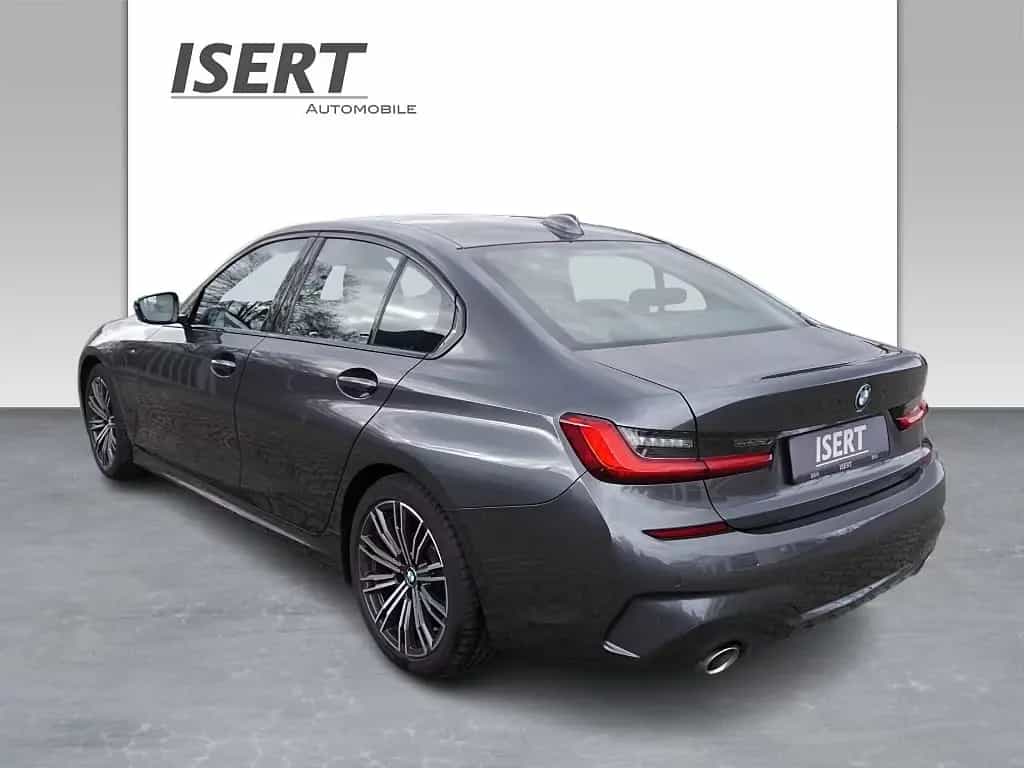 BMW 320 d xDrive Lim. M Sport A.+HUD+HIFI+LASER 04/2019-photo-10