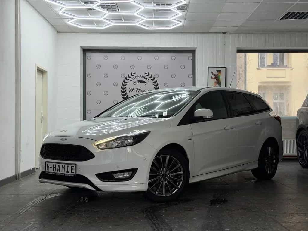 Ford Focus TOURNIER ST-LINE AUTO NAVI SZHG L-HZG 1-HA 03/2017-photo-0