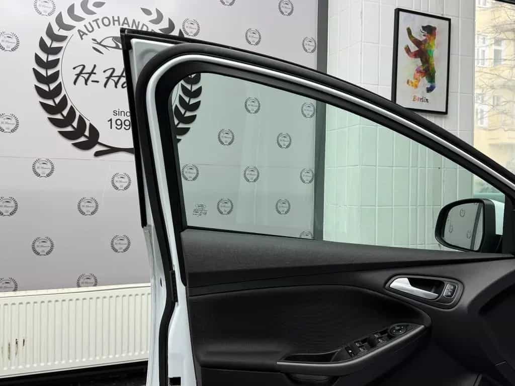Ford Focus TOURNIER ST-LINE AUTO NAVI SZHG L-HZG 1-HA 03/2017-photo-11