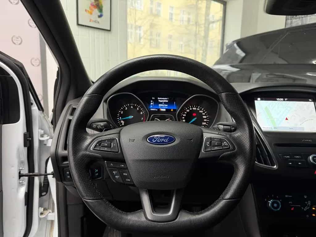 Ford Focus TOURNIER ST-LINE AUTO NAVI SZHG L-HZG 1-HA 03/2017-photo-12