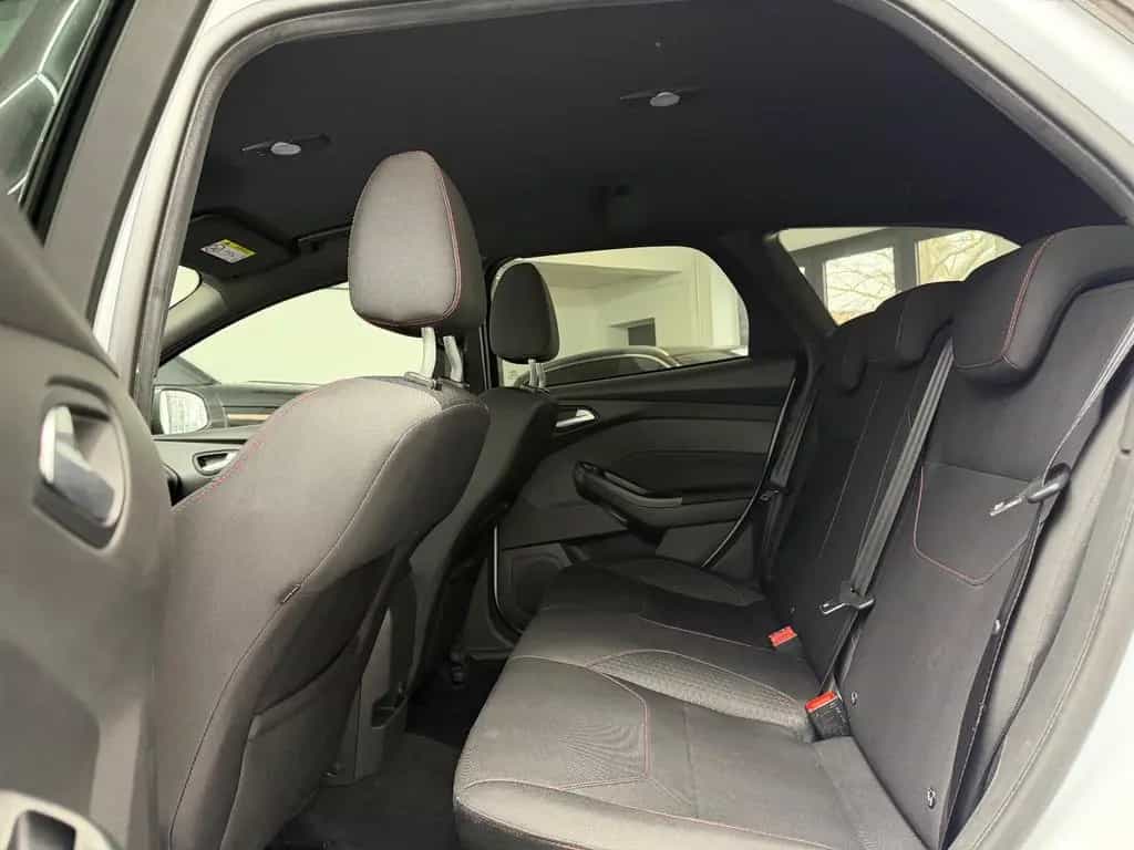 Ford Focus TOURNIER ST-LINE AUTO NAVI SZHG L-HZG 1-HA 03/2017-photo-19