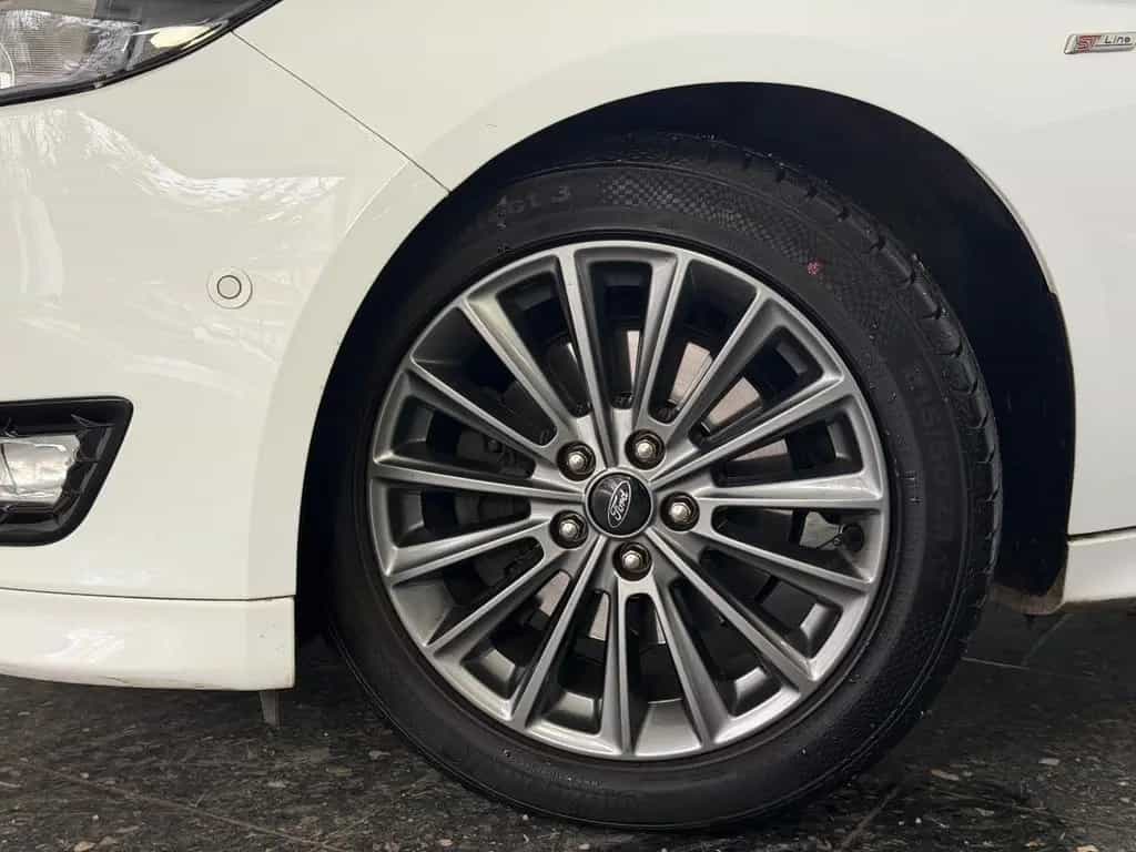 Ford Focus TOURNIER ST-LINE AUTO NAVI SZHG L-HZG 1-HA 03/2017-photo-2