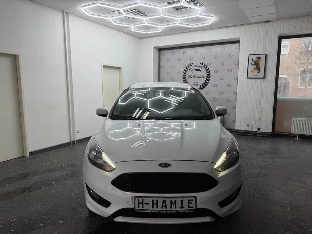 Ford Focus TOURNIER ST-LINE AUTO NAVI SZHG L-HZG 1-HA 03/2017-photo-3