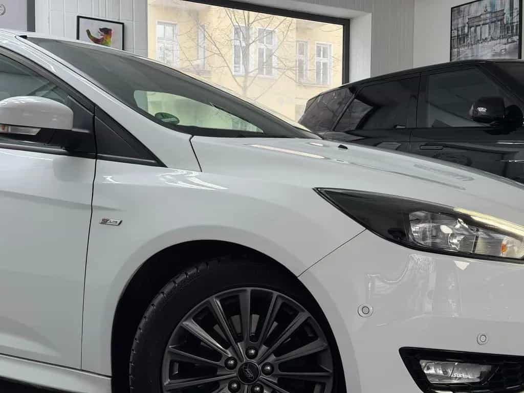 Ford Focus TOURNIER ST-LINE AUTO NAVI SZHG L-HZG 1-HA 03/2017-photo-5
