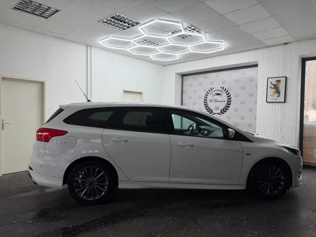 Ford Focus TOURNIER ST-LINE AUTO NAVI SZHG L-HZG 1-HA 03/2017-photo-7