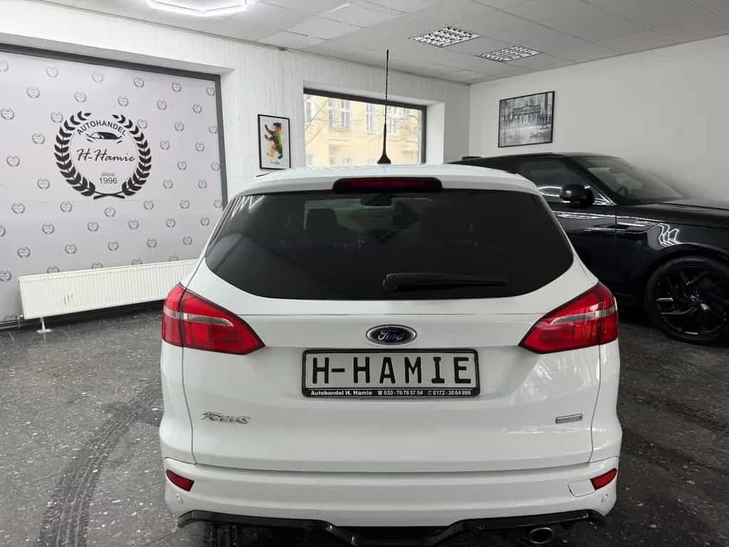 Ford Focus TOURNIER ST-LINE AUTO NAVI SZHG L-HZG 1-HA 03/2017-photo-8