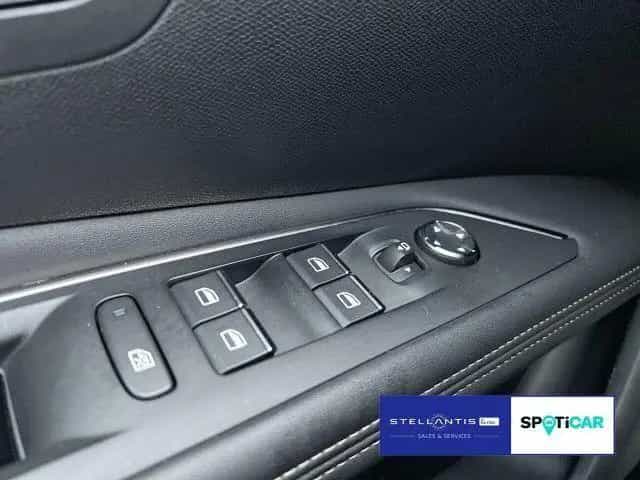 Peugeot 3008 1.2 PureTech 130 GT 09/2023-photo-18