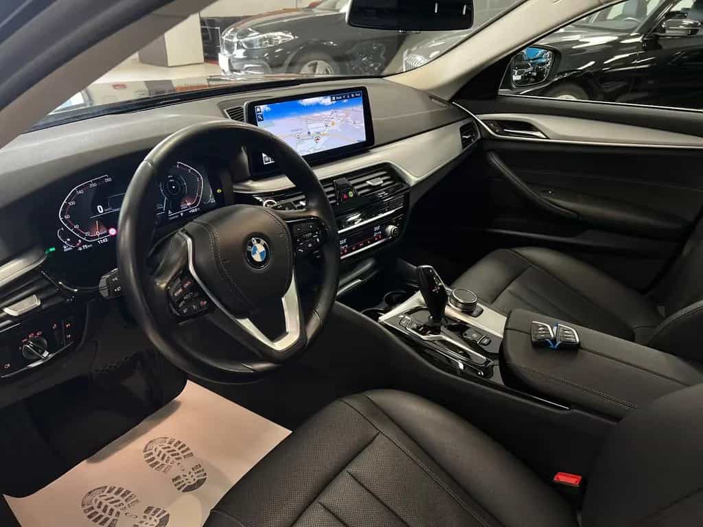 BMW 5 Series 06/2022-photo-14