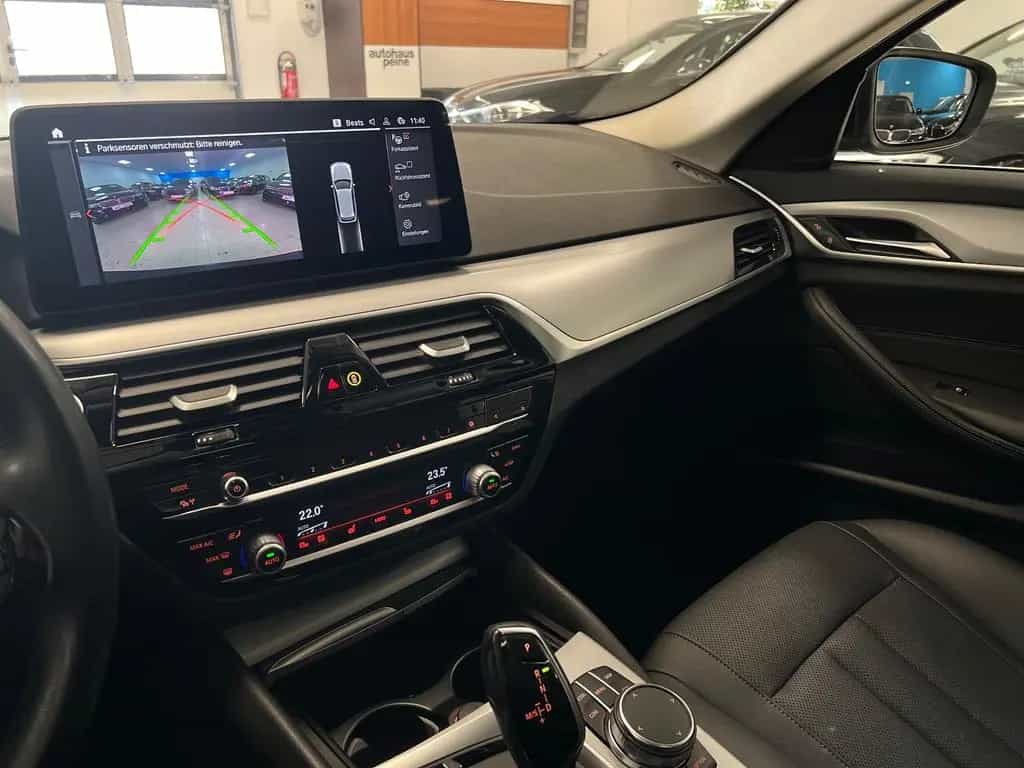 BMW 5 Series 06/2022-photo-19