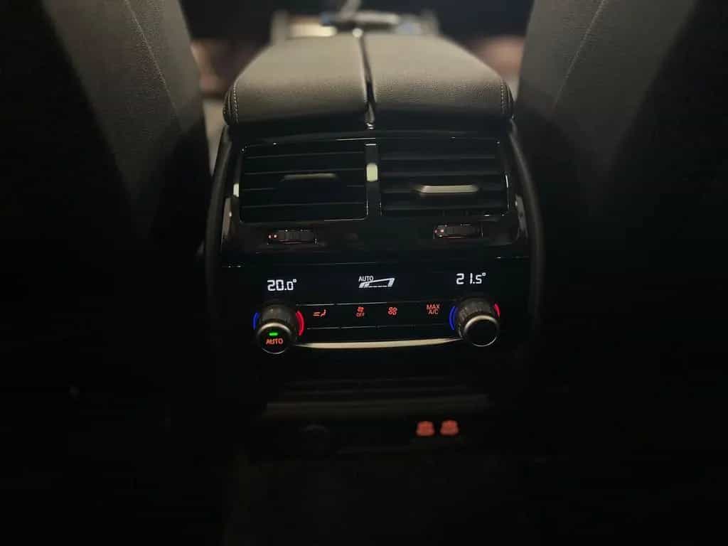 BMW 5 Series 06/2022-photo-21