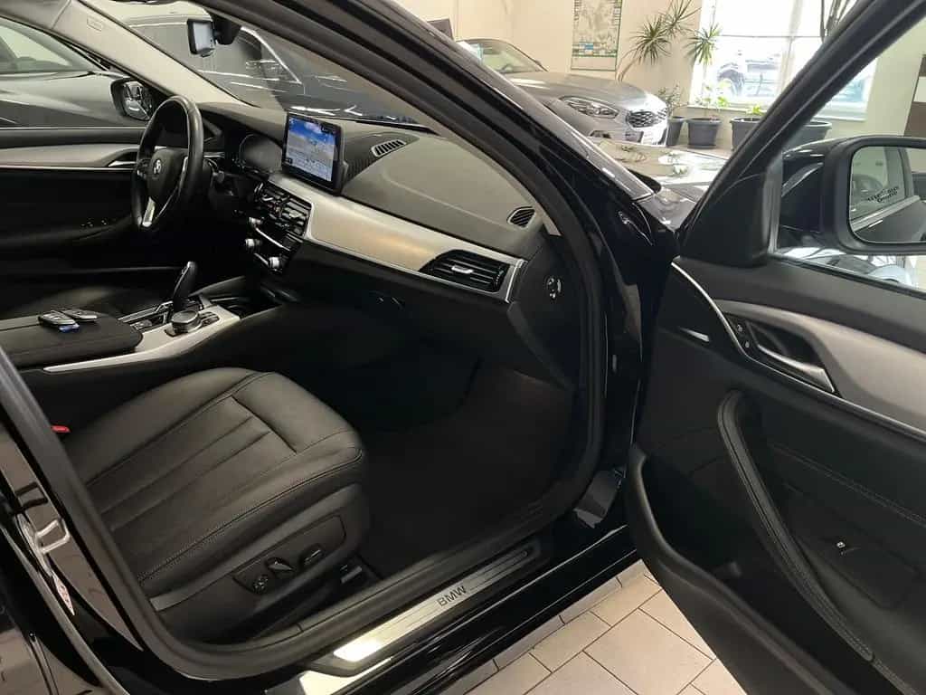 BMW 5 Series 06/2022-photo-24