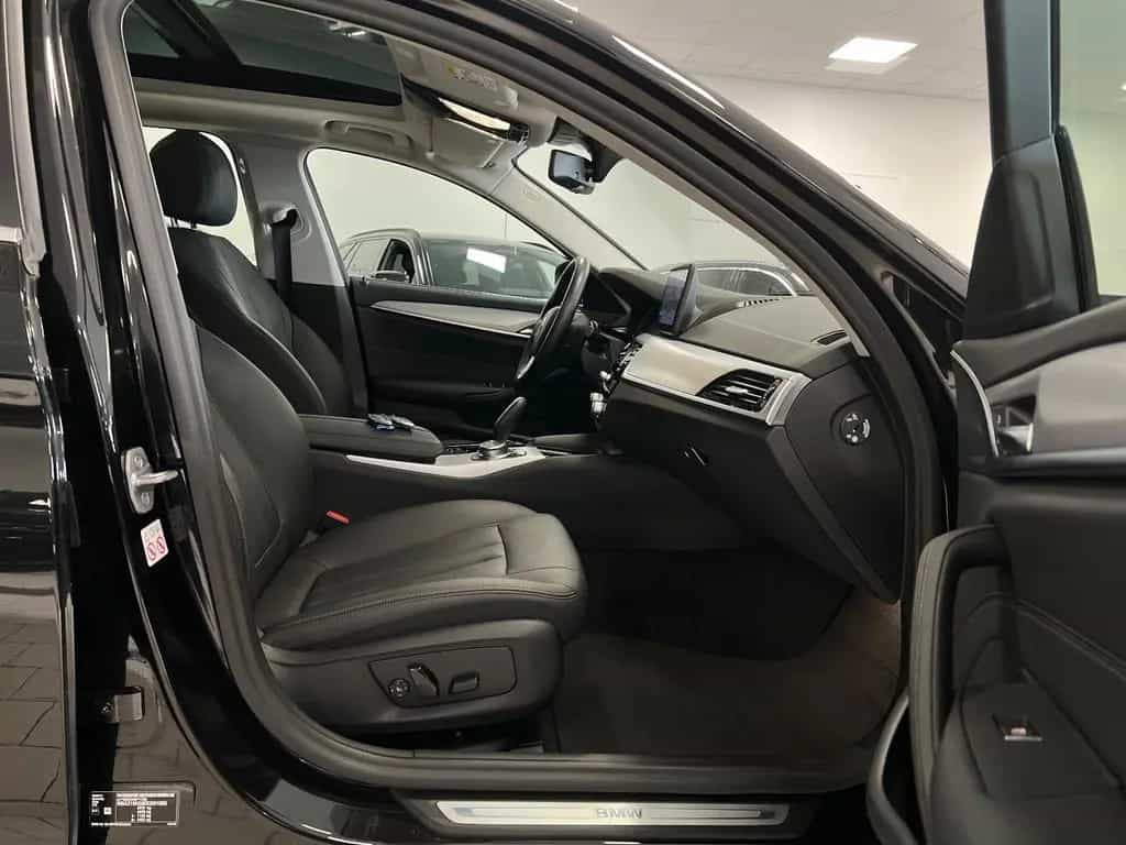 BMW 5 Series 06/2022-photo-25