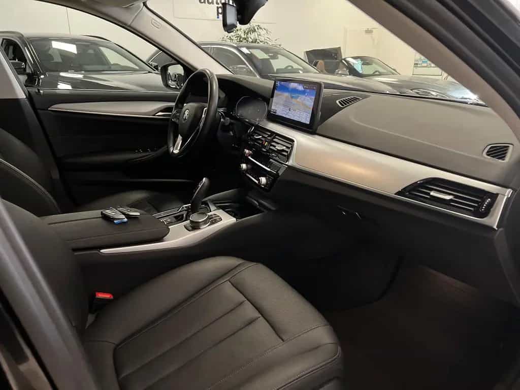 BMW 5 Series 06/2022-photo-26