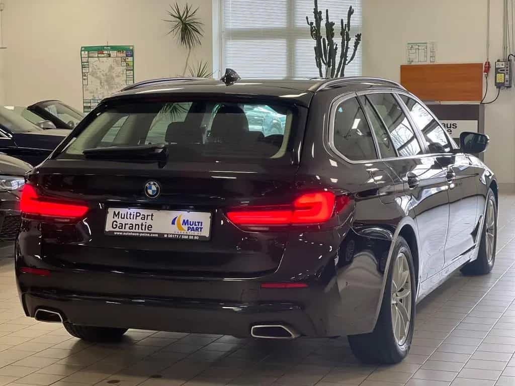 BMW 5 Series 06/2022-photo-28