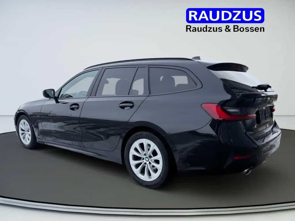 BMW 320 d Touring xDrive Aut. Advantage 02/2020-photo-2