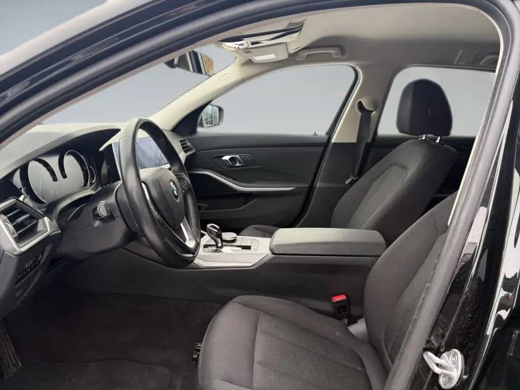 BMW 320 d Touring xDrive Aut. Advantage 02/2020-photo-5