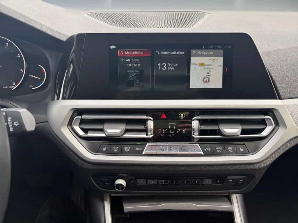 BMW 320 d Touring xDrive Aut. Advantage 02/2020-photo-7