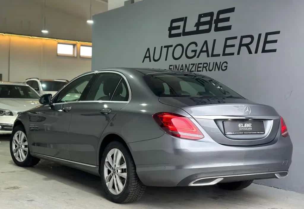 Mercedes-Benz C-Class 180 CGI Lim 9G-Tronic Avantgarde Voll-Service 05/2019-photo-3