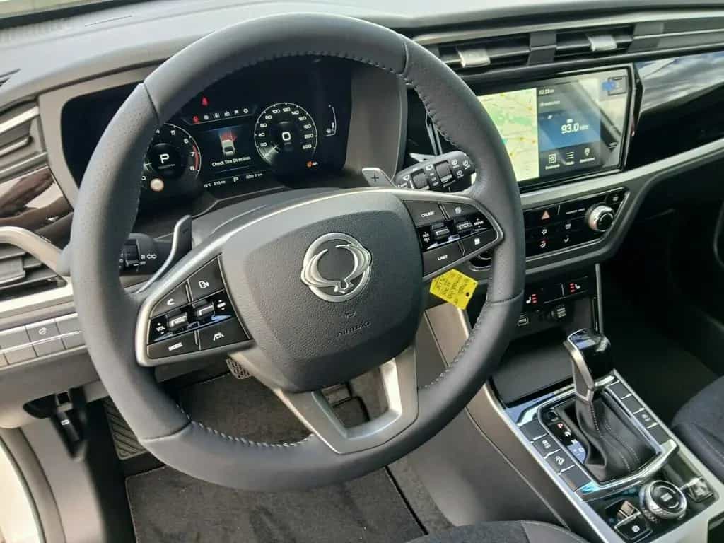 KGM Korando Nomad Sondermodell null-photo-10