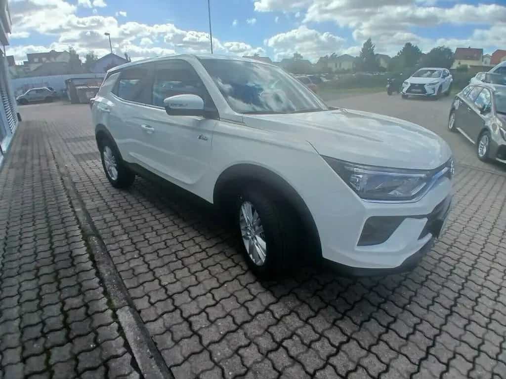 KGM Korando Nomad Sondermodell null-photo-5