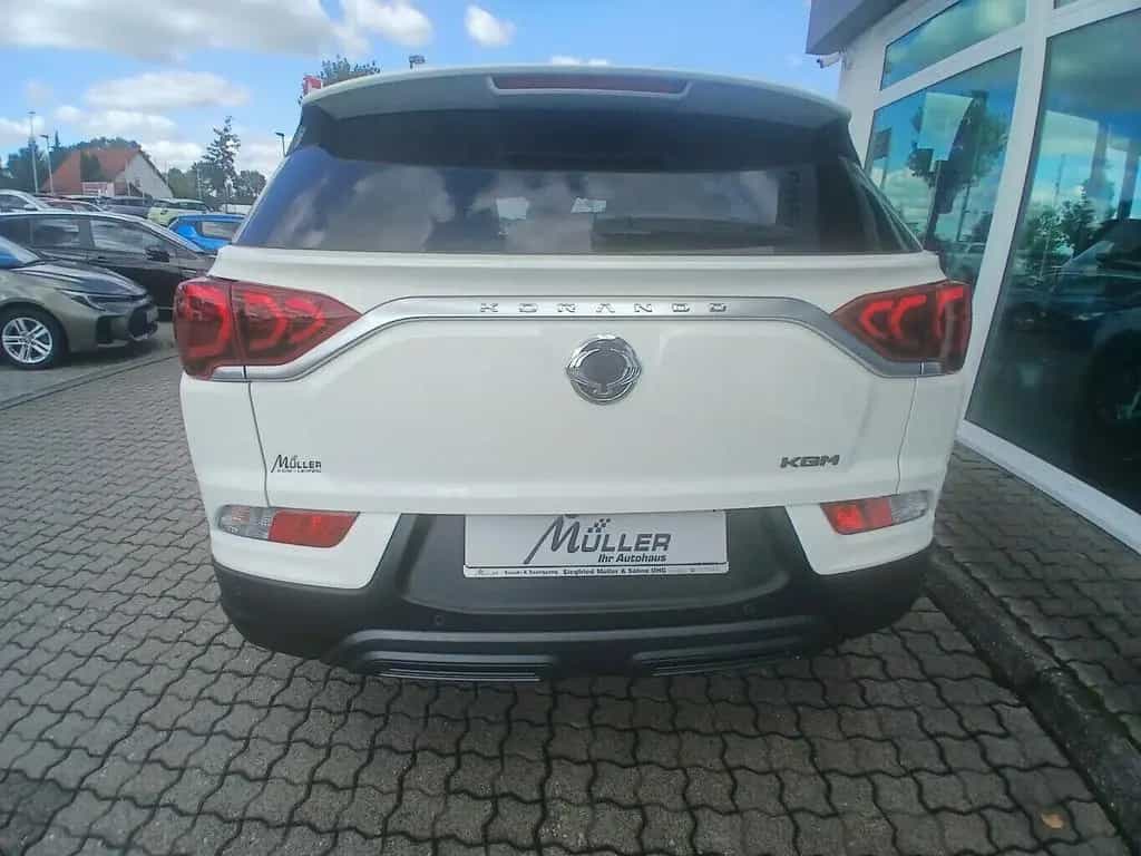 KGM Korando Nomad Sondermodell null-photo-7