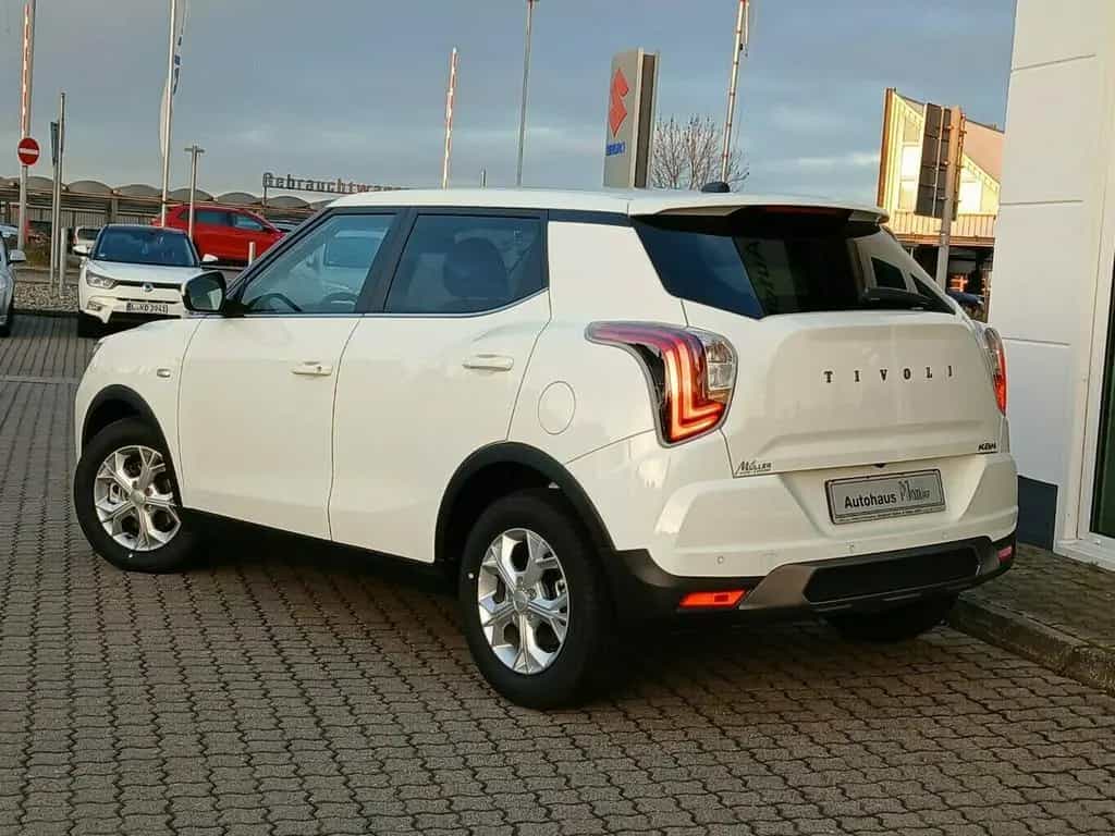 KGM Tivoli Nomad 6 AT null-photo-2