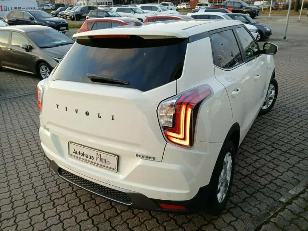KGM Tivoli Nomad 6 AT null-photo-4
