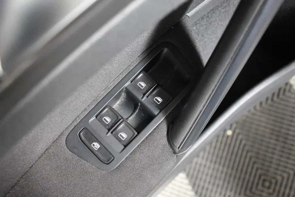 Volkswagen Golf VII 1.2 TSI DSG KLIMA SHZ LED 2.HD PDC V+H 08/2013-photo-7