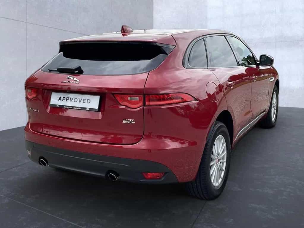 Jaguar F-Pace 25t AWD R-Sport 07/2017-photo-2