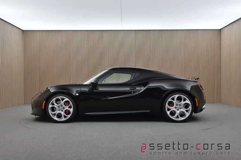 Alfa Romeo 4C *Carbon*10.379km*Classic Rims* Service history 06/2019-photo-0