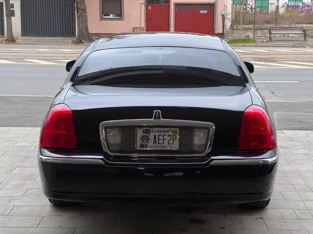 Lincoln Town Car 4.6l V8 09/2003-photo-0