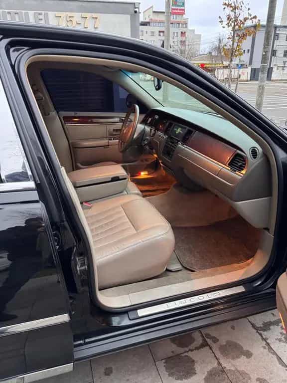 Lincoln Town Car 4.6l V8 09/2003-photo-11