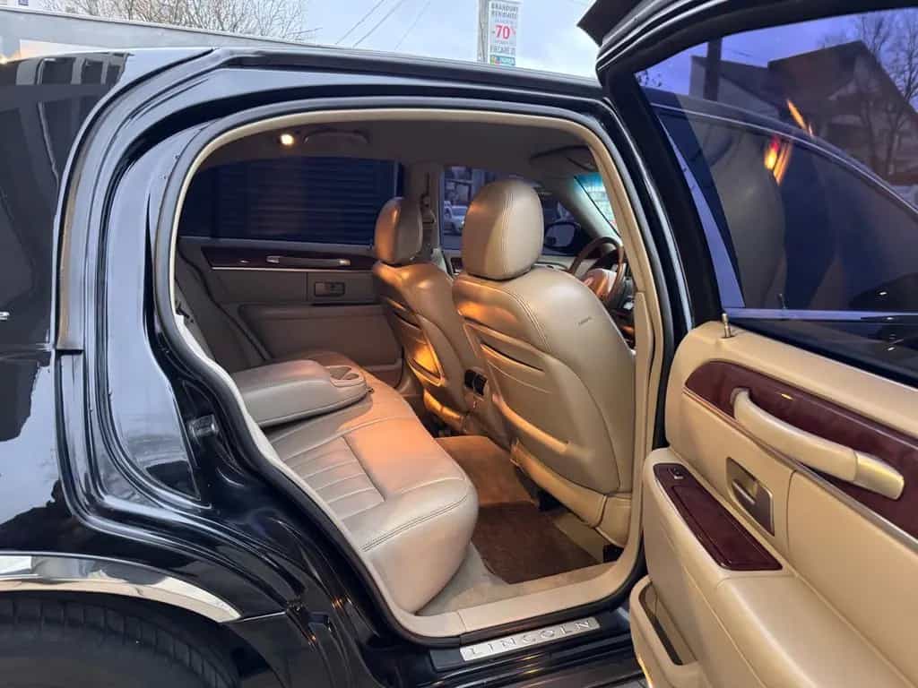 Lincoln Town Car 4.6l V8 09/2003-photo-13