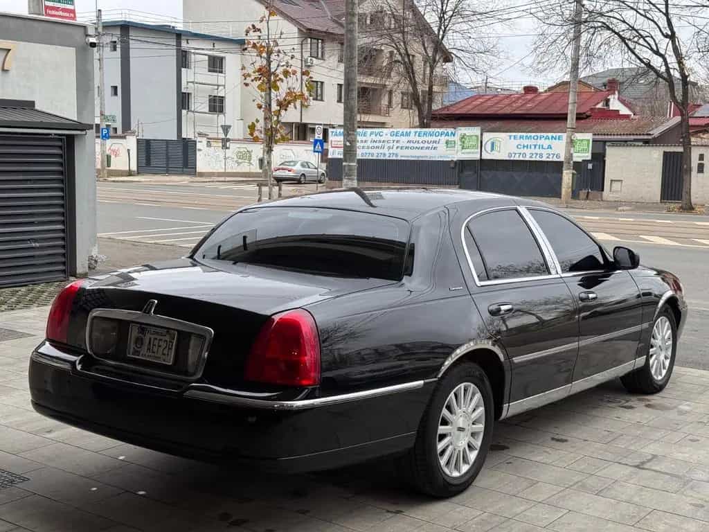 Lincoln Town Car 4.6l V8 09/2003-photo-4