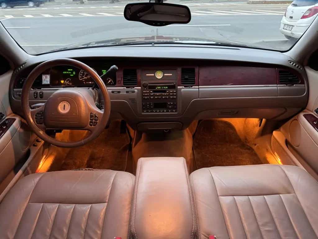 Lincoln Town Car 4.6l V8 09/2003-photo-6