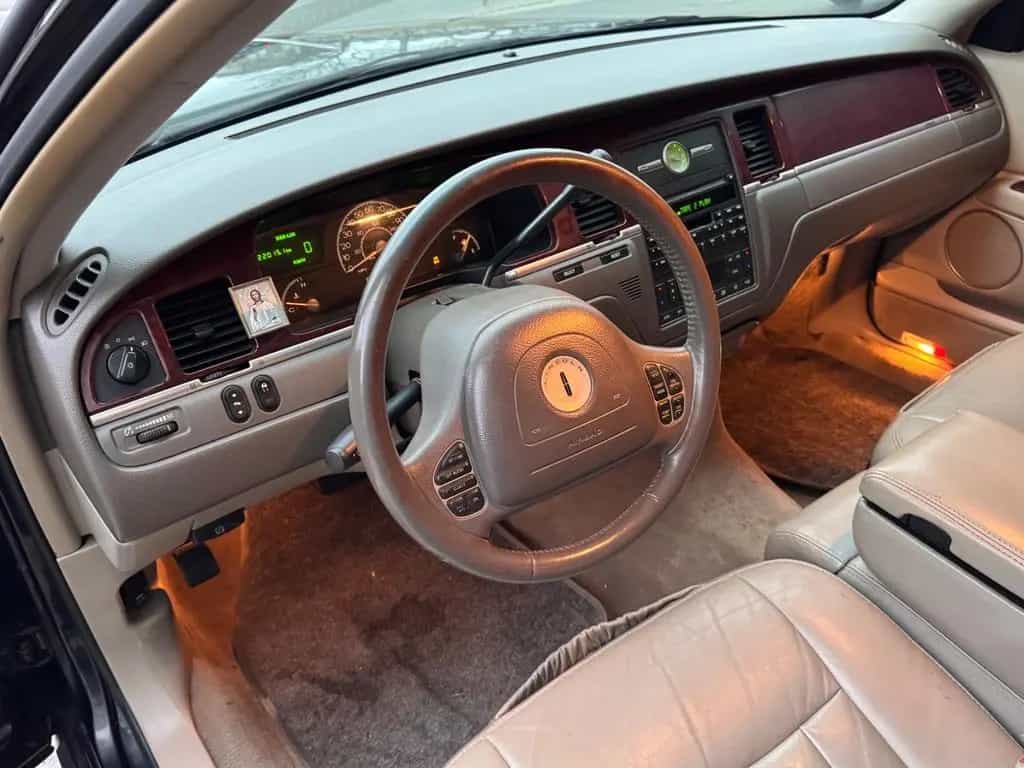 Lincoln Town Car 4.6l V8 09/2003-photo-7