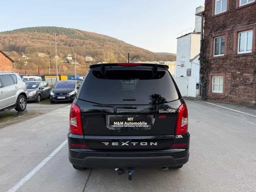 Ssangyong REXTON W Sapphire 4WD/Automatik/AHK/Leder/Navi 02/2015-photo-6