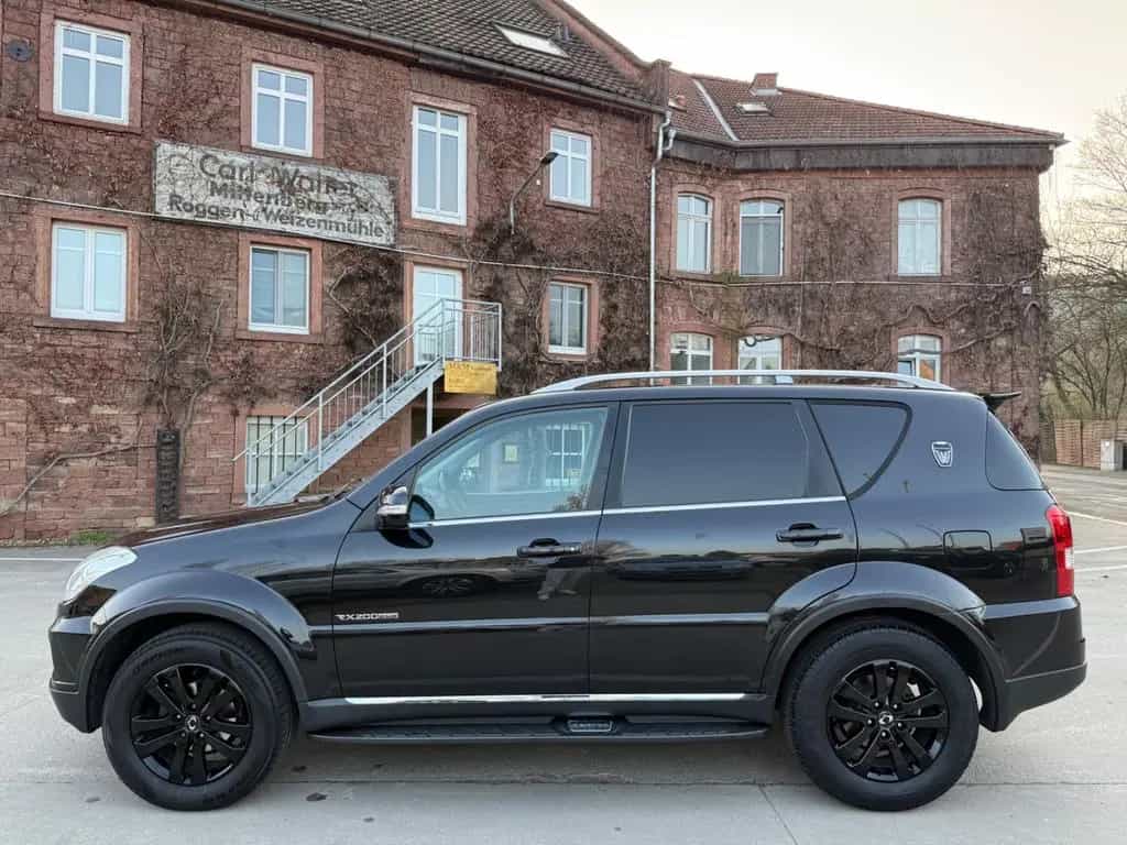 Ssangyong REXTON W Sapphire 4WD/Automatik/AHK/Leder/Navi 02/2015-photo-8