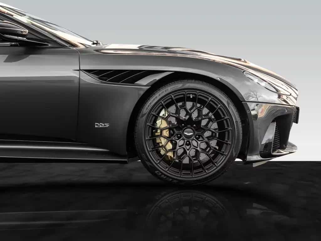 Aston Martin DBS 770 Ultimate | Exterior Carbon | Q-Heritage 08/2024-photo-7