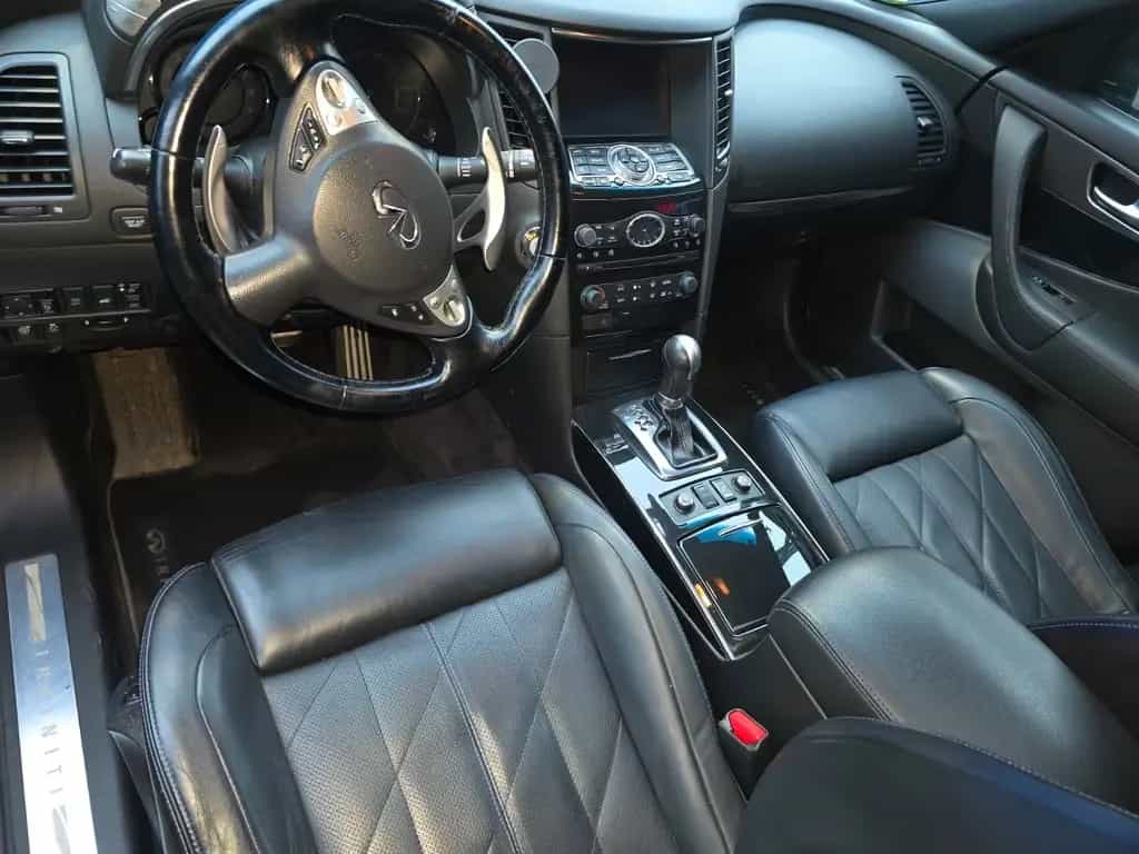 Infiniti QX70 3.7 S Prem. Neue Winterreifen, Standheizung 01/2018-photo-2