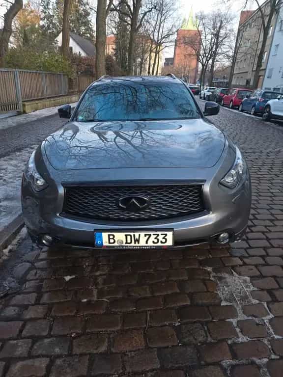 Infiniti QX70 3.7 S Prem. Neue Winterreifen, Standheizung 01/2018-photo-5