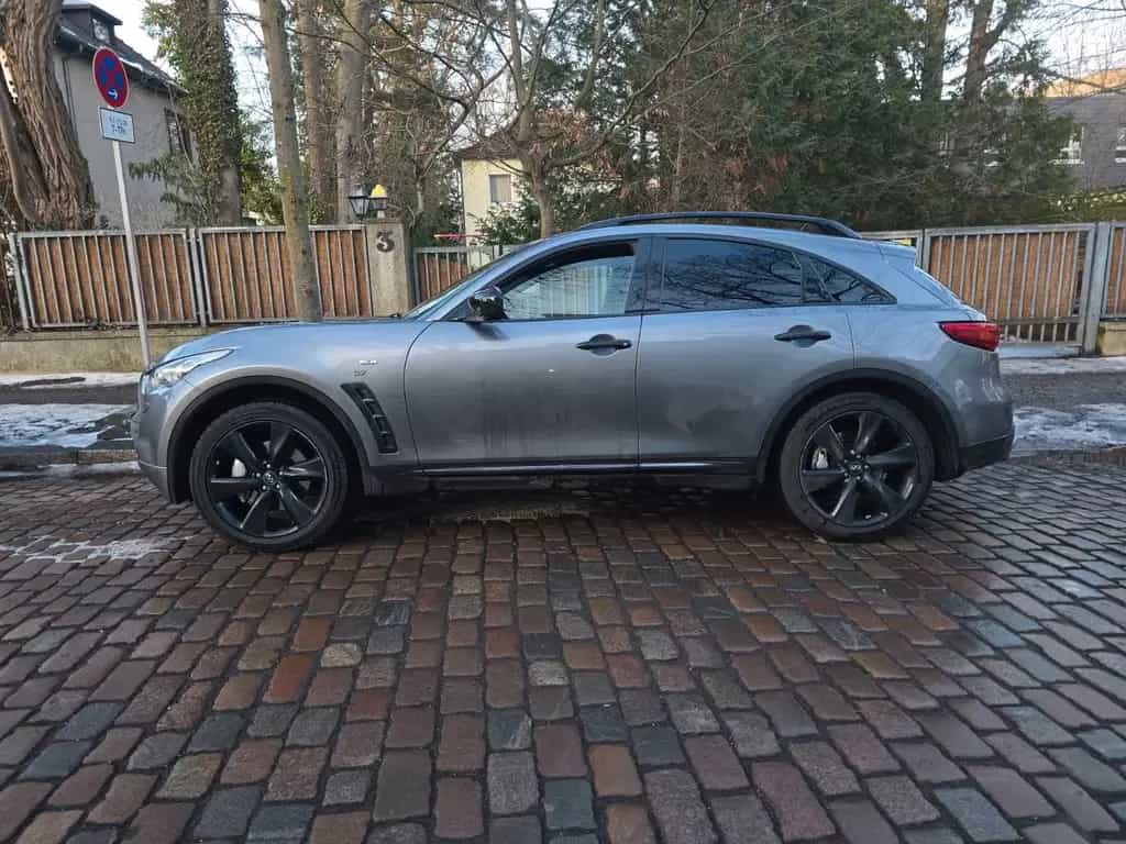 Infiniti QX70 3.7 S Prem. Neue Winterreifen, Standheizung 01/2018-photo-6