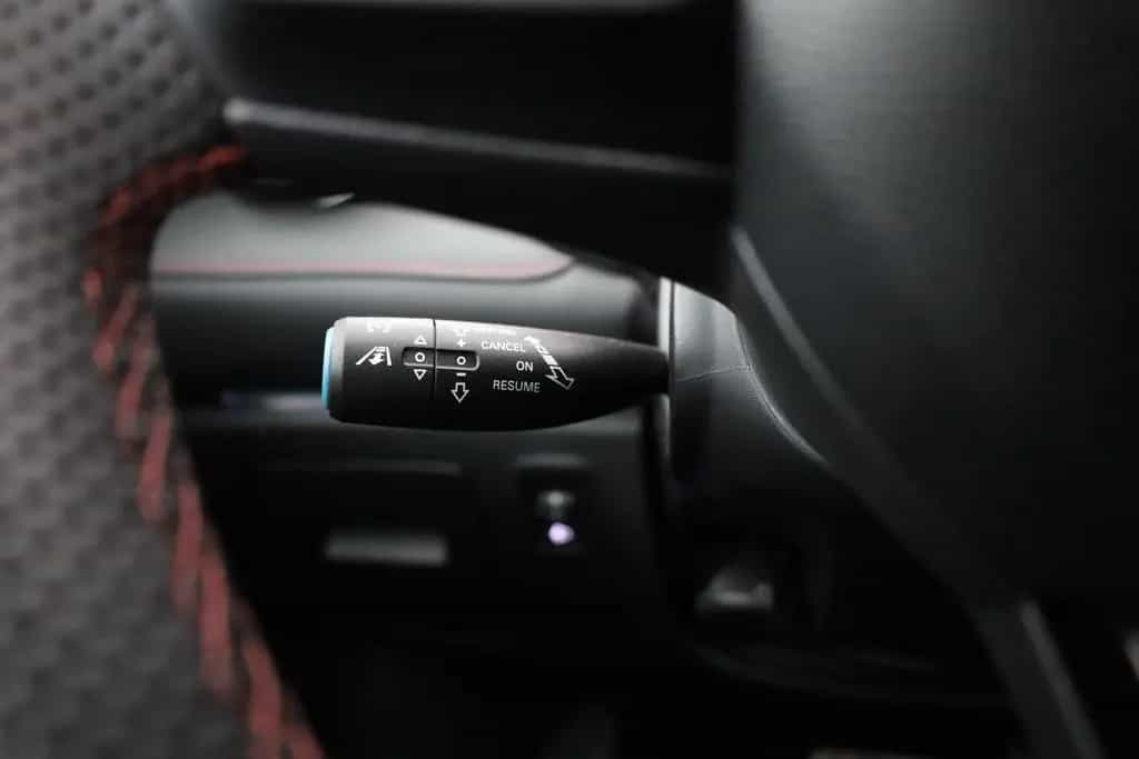 MG HS 1.5 T-GDI Luxury Aut. LED ACC Navi 360° Pano 03/2024-photo-17