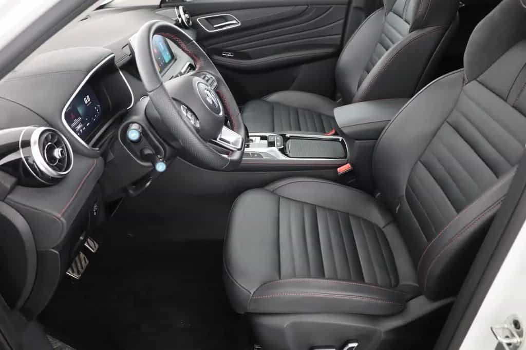 MG HS 1.5 T-GDI Luxury Aut. LED ACC Navi 360° Pano 03/2024-photo-21