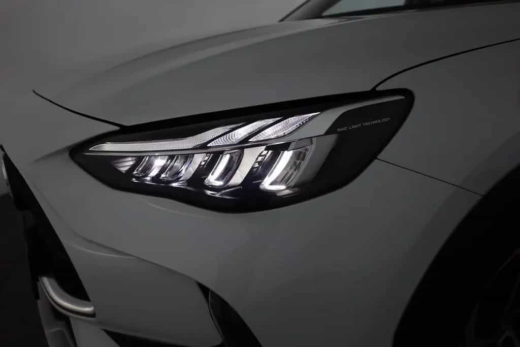 MG HS 1.5 T-GDI Luxury Aut. LED ACC Navi 360° Pano 03/2024-photo-28
